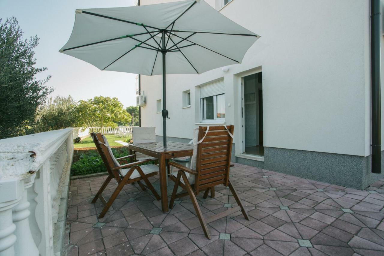 Beach Studio Apartment Tina Каштела Экстерьер фото