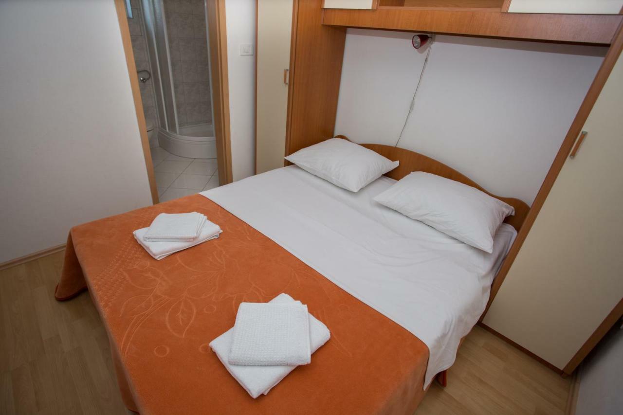 Beach Studio Apartment Tina Каштела Экстерьер фото