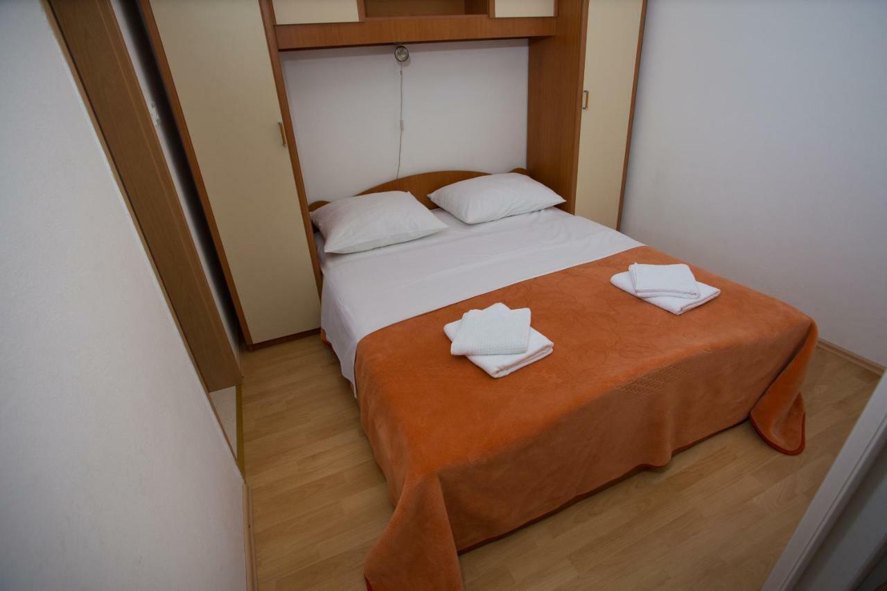 Beach Studio Apartment Tina Каштела Экстерьер фото