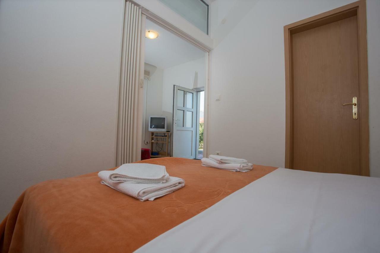 Beach Studio Apartment Tina Каштела Экстерьер фото
